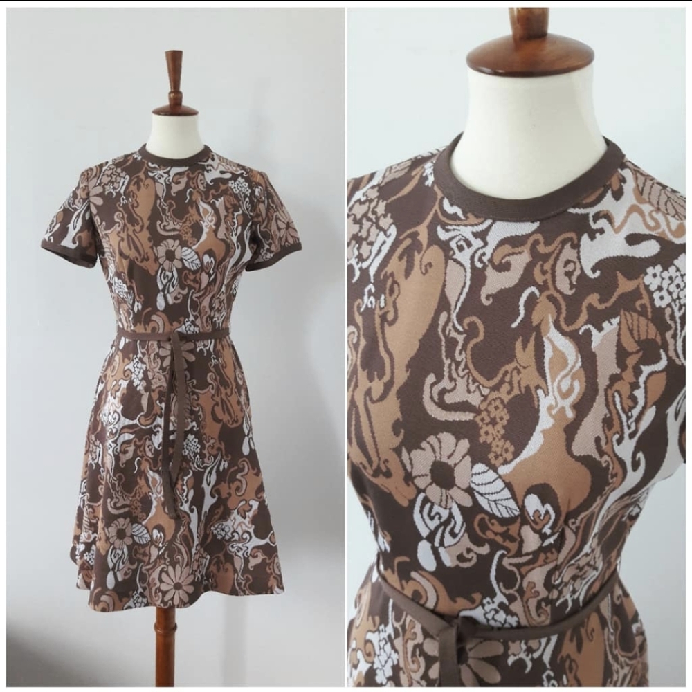 Vintage 1960s Psychedelic Floral Dress
